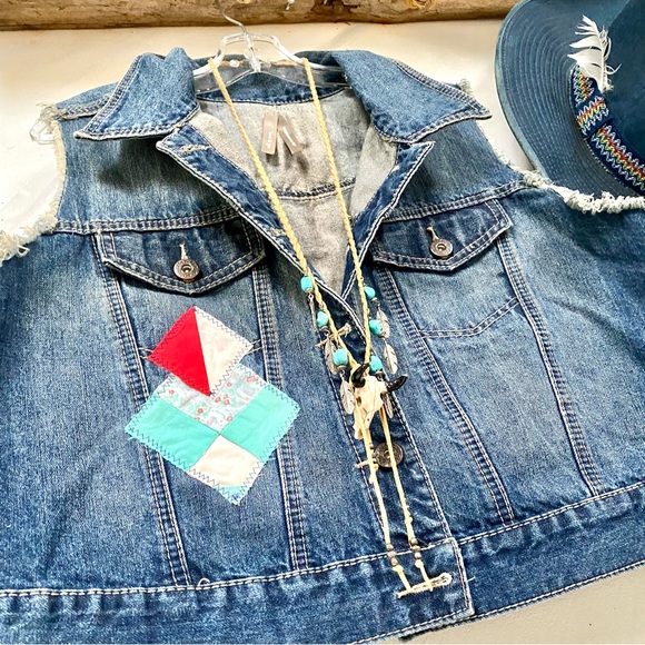 Patchwork TREE 🌳 of life upcycled quilted detailing prairie southwestern vibe - Picture 8 of 12